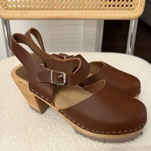 Swedish Brown Leather/ Wood Women's Clogs- NEW